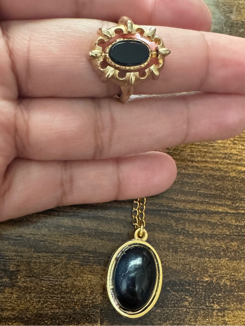 Rare Avon reversible ring size 8 and reversible necklace bundle